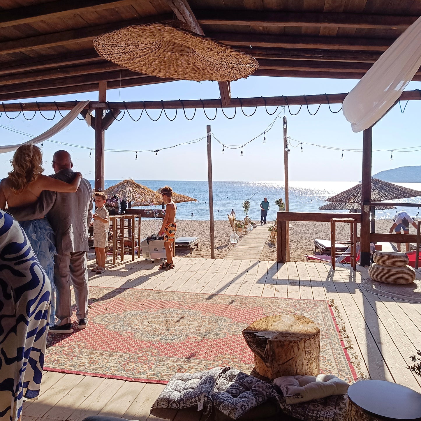 Στολισμός βάπτισης στην θάλασσα , Beach bar The Island Θυμάρι